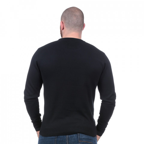 Black essential sweater
