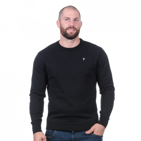 Black essential sweater