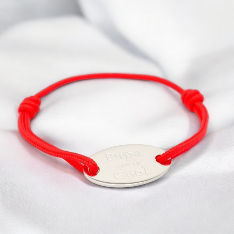 Red cord bracelet Engraved oval medallion "Papa cool".