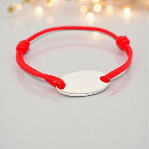 Red cord bracelet Engraved oval medallion "Papa cool".