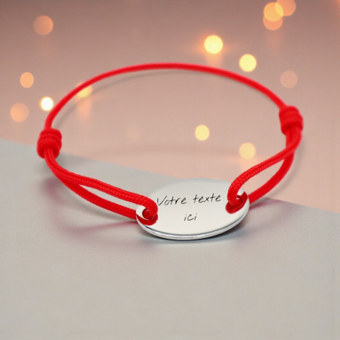 Red bracelet to engrave oval medallion