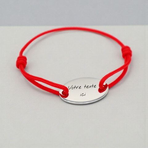 Red bracelet to engrave oval medallion