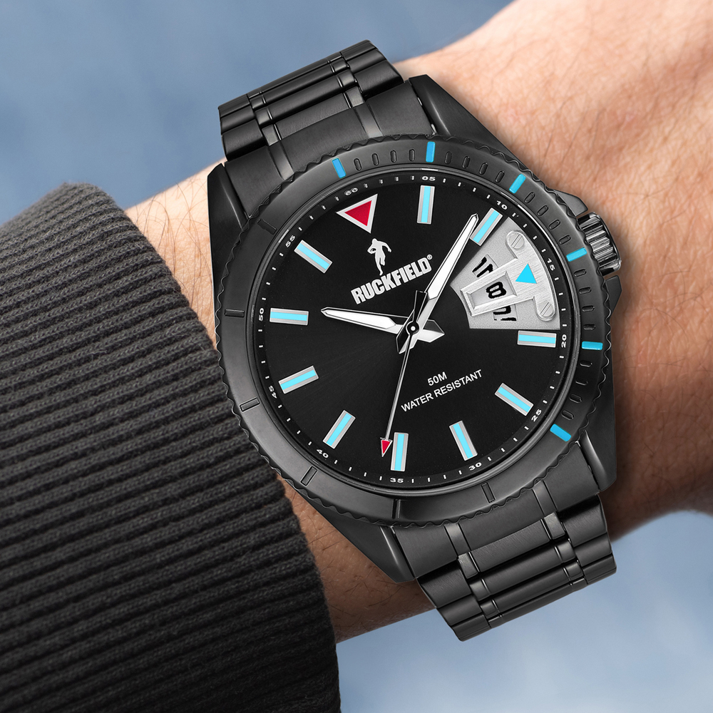 Montre acier noir étanche